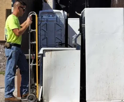 Services Benefits Of Professional Junk Removal Services In Dubai E1721461000685.png E1756877400382