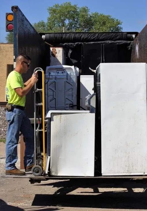 Home Benefits Of Professional Junk Removal Services In Dubai E1721461000685.png